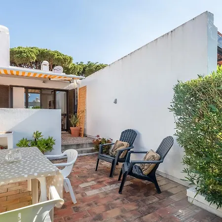 Ipanema Poolside Living By Lovelystay Quarteira