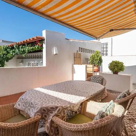 Ipanema Poolside Living By Lovelystay Vila